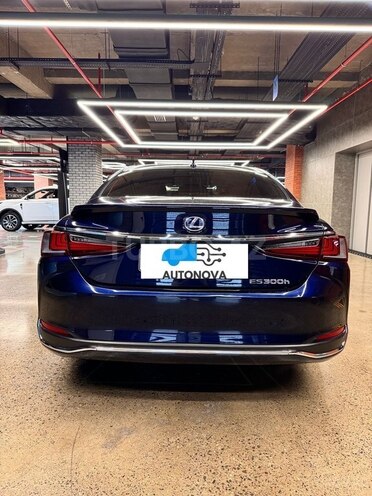 Lexus ES 300h-2