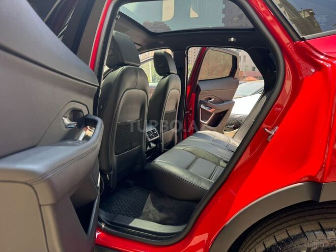 Jaguar E-Pace-12