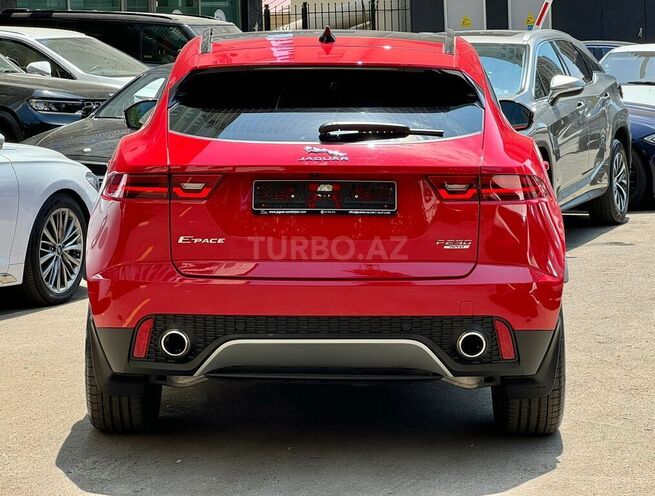Jaguar E-Pace-10