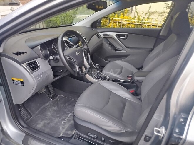 Hyundai Elantra-5