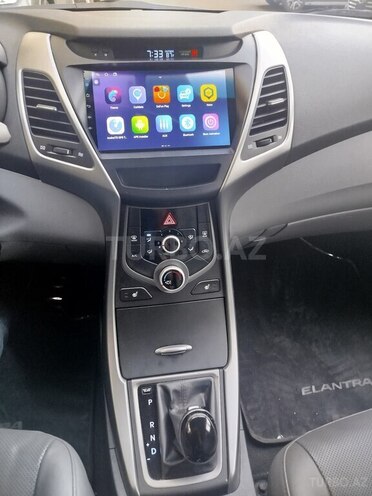 Hyundai Elantra-18