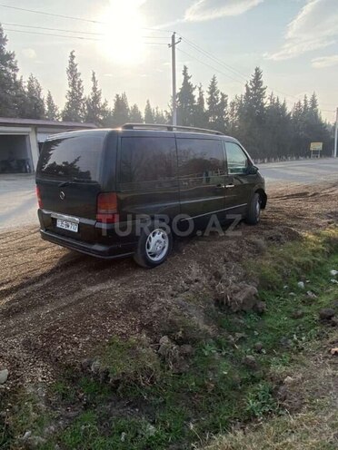 Mercedes V 220 1999, 123,000 km - 2.2 l - Qazax