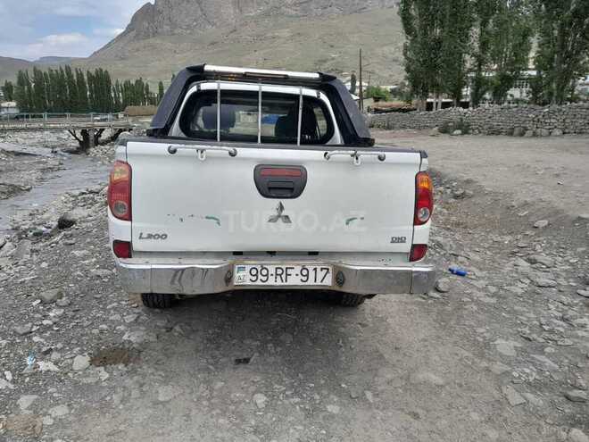 Mitsubishi L200 2011, 400,000 km - 2.5 l - Quba