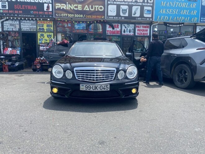Mercedes E 240 2004, 300,000 km - 2.6 l - Salyan