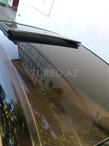 Mercedes E 240 2004, 300,000 km - 2.6 l - Salyan