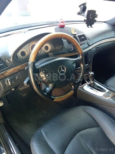 Mercedes E 240 2004, 300,000 km - 2.6 l - Salyan