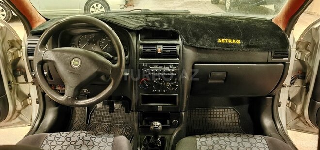 Opel Astra-14