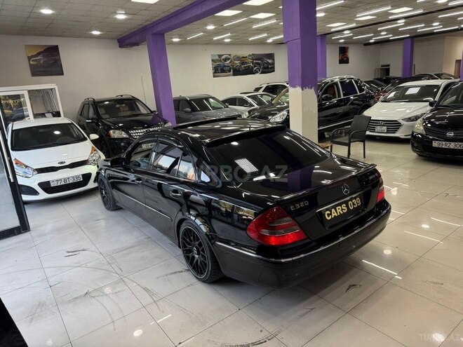 Mercedes E 320-13