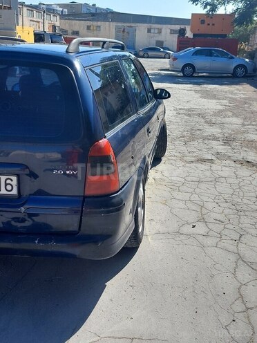 Opel Vectra-4