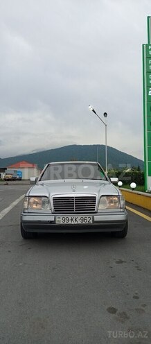 Mercedes E 200 1993, 700,000 km - 2.0 l - Zaqatala