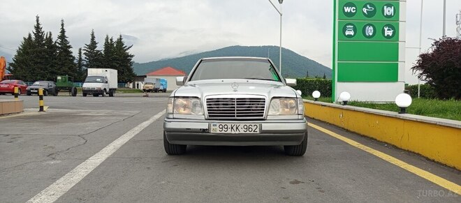 Mercedes E 200 1993, 700,000 km - 2.0 l - Zaqatala