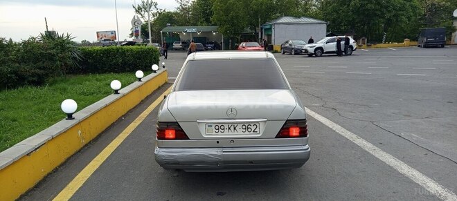 Mercedes E 200 1993, 700,000 km - 2.0 l - Zaqatala
