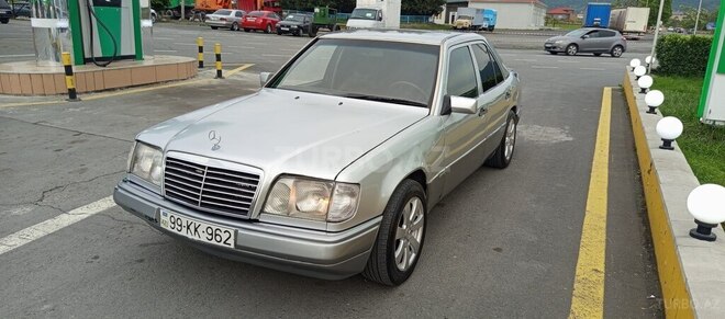 Mercedes E 200 1993, 700,000 km - 2.0 l - Zaqatala