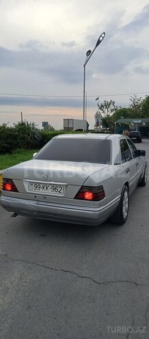 Mercedes E 200 1993, 700,000 km - 2.0 l - Zaqatala