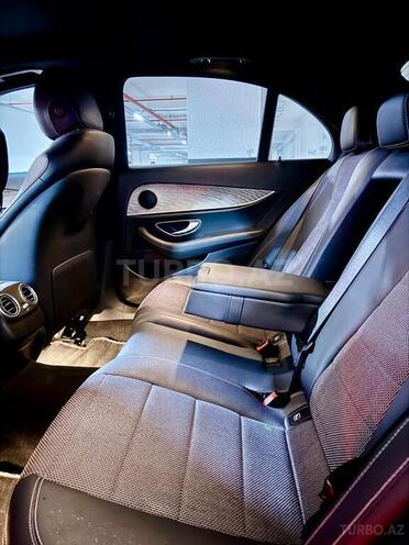 Mercedes E 300 de-5