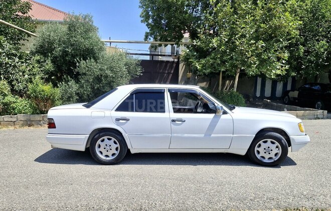Mercedes E 200 1994, 493,672 km - 2.0 l - Bakı