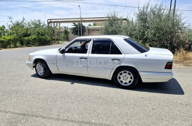 Mercedes E 200 1994, 493,672 km - 2.0 l - Bakı