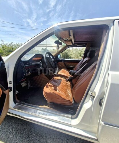Mercedes E 200 1994, 493,672 km - 2.0 l - Bakı