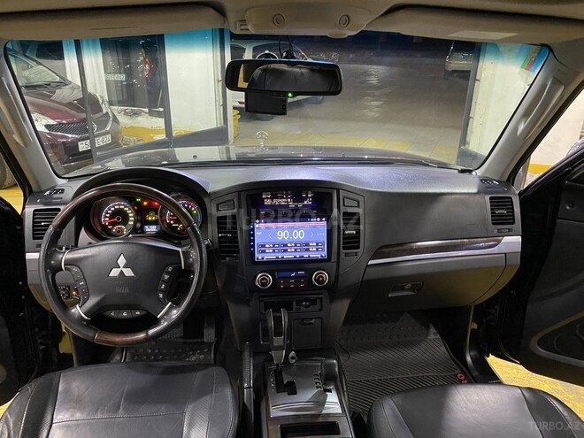 Mitsubishi Pajero 2011, 208,125 km - 3.5 l - Sumqayıt