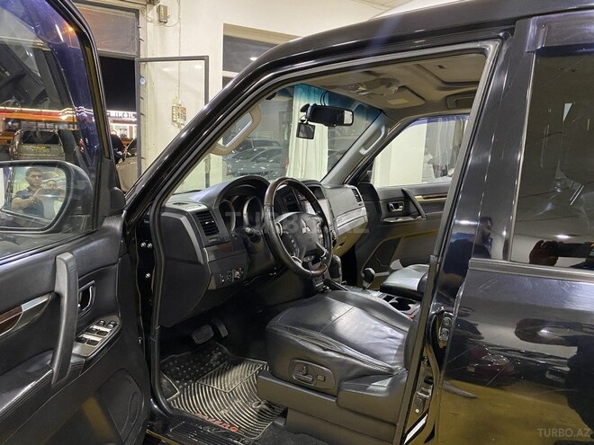 Mitsubishi Pajero 2011, 208,125 km - 3.5 l - Sumqayıt