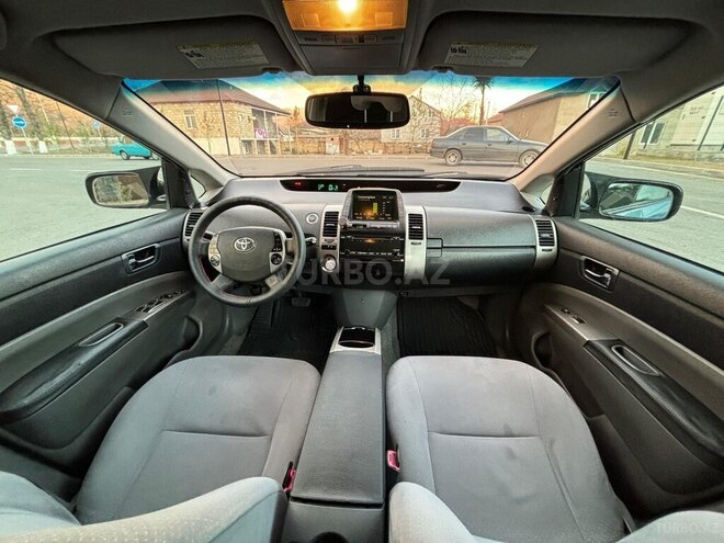 Toyota Prius-4
