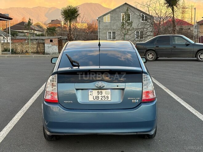 Toyota Prius-5