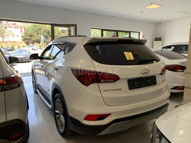 Hyundai Santa Fe-4