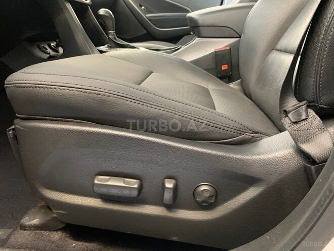 Hyundai Santa Fe-11