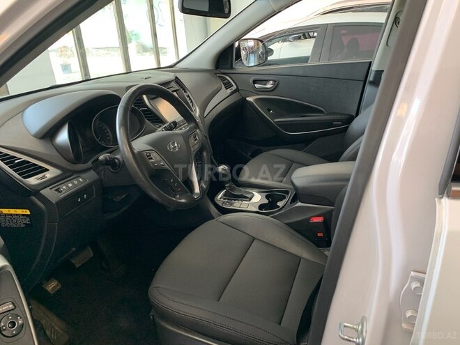 Hyundai Santa Fe-16