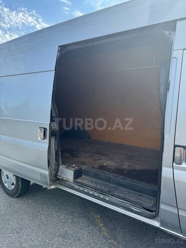 Ford Transit-5