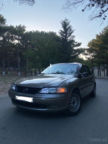 Opel Vectra 1996, 300,000 km - 1.6 l - Sumqayıt