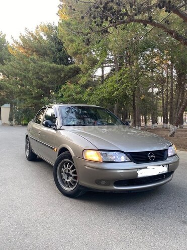 Opel Vectra 1996, 300,000 km - 1.6 l - Sumqayıt