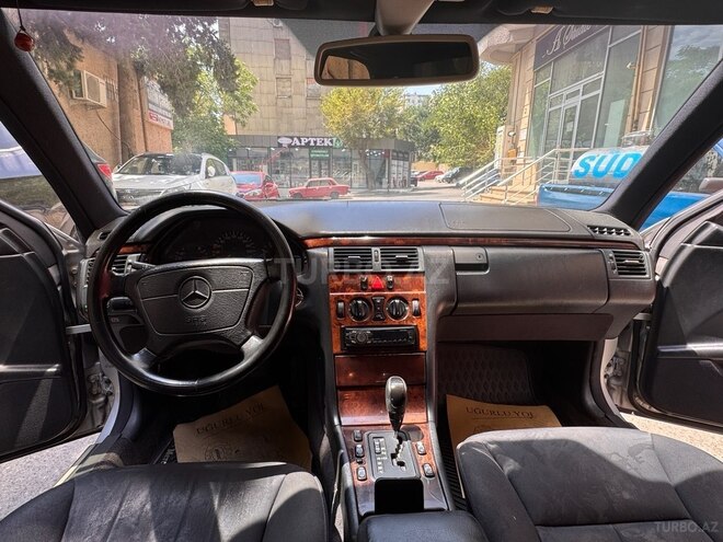 Mercedes E 230 1997, 428,000 km - 2.3 l - Bakı