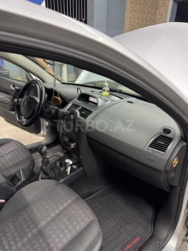 Renault Megane-2