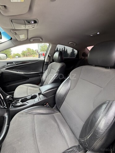 Hyundai Sonata-11