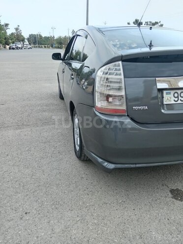 Toyota Prius-4