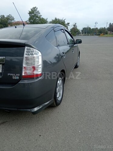 Toyota Prius-3