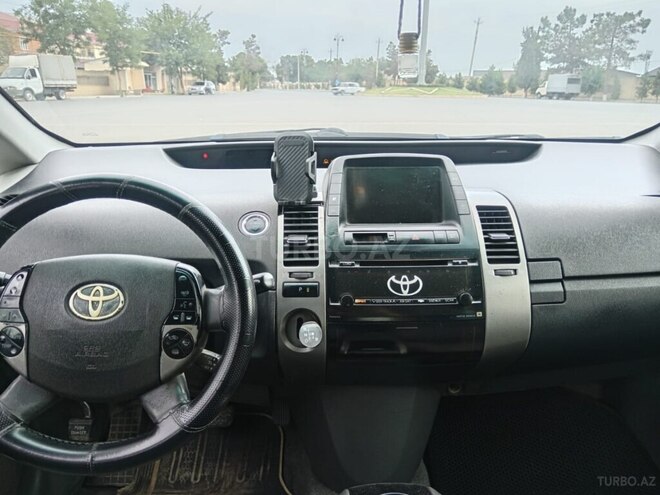 Toyota Prius-5