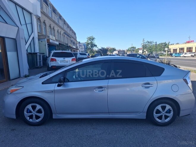 Toyota Prius-6