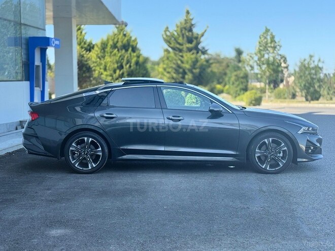 Kia K5-4