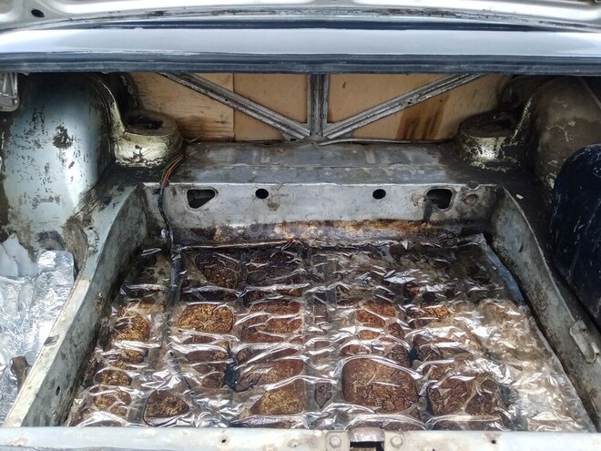 LADA (VAZ) 2106 2003, 256,000 km - 1.5 l - Salyan