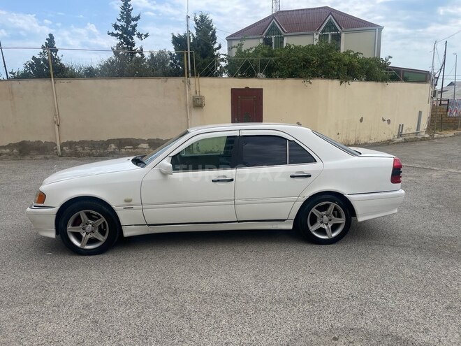 Mercedes C 200 1995, 335,000 km - 2.0 л - Bakı