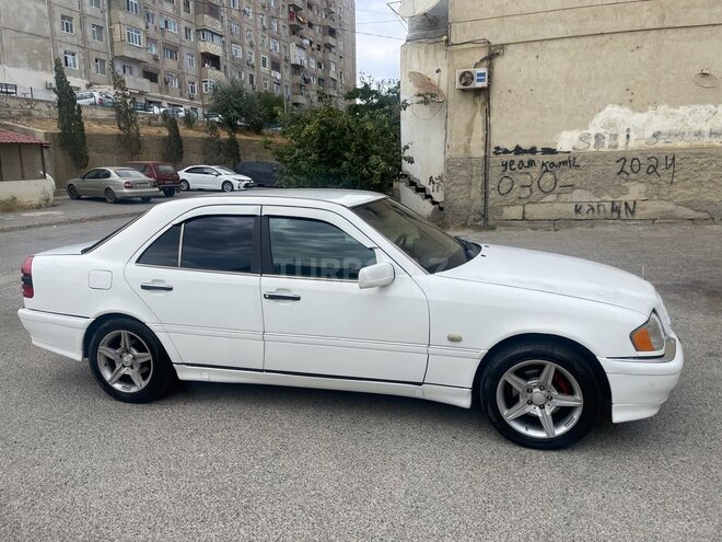 Mercedes C 200 1995, 335,000 km - 2.0 л - Bakı