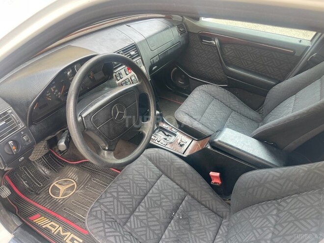 Mercedes C 200 1995, 335,000 km - 2.0 л - Bakı
