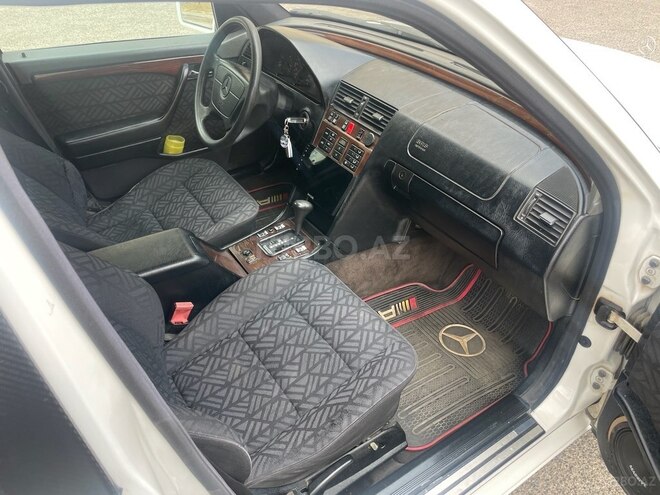 Mercedes C 200 1995, 335,000 km - 2.0 л - Bakı