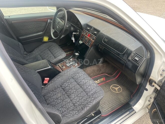 Mercedes C 200 1995, 335,000 km - 2.0 л - Bakı