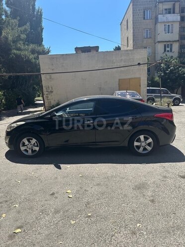 Hyundai Elantra-7