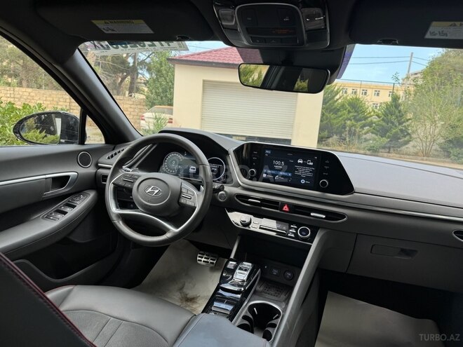Hyundai Sonata-12