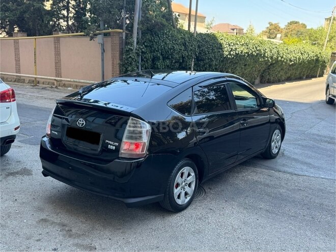 Toyota Prius-8