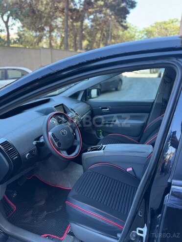 Toyota Prius-18